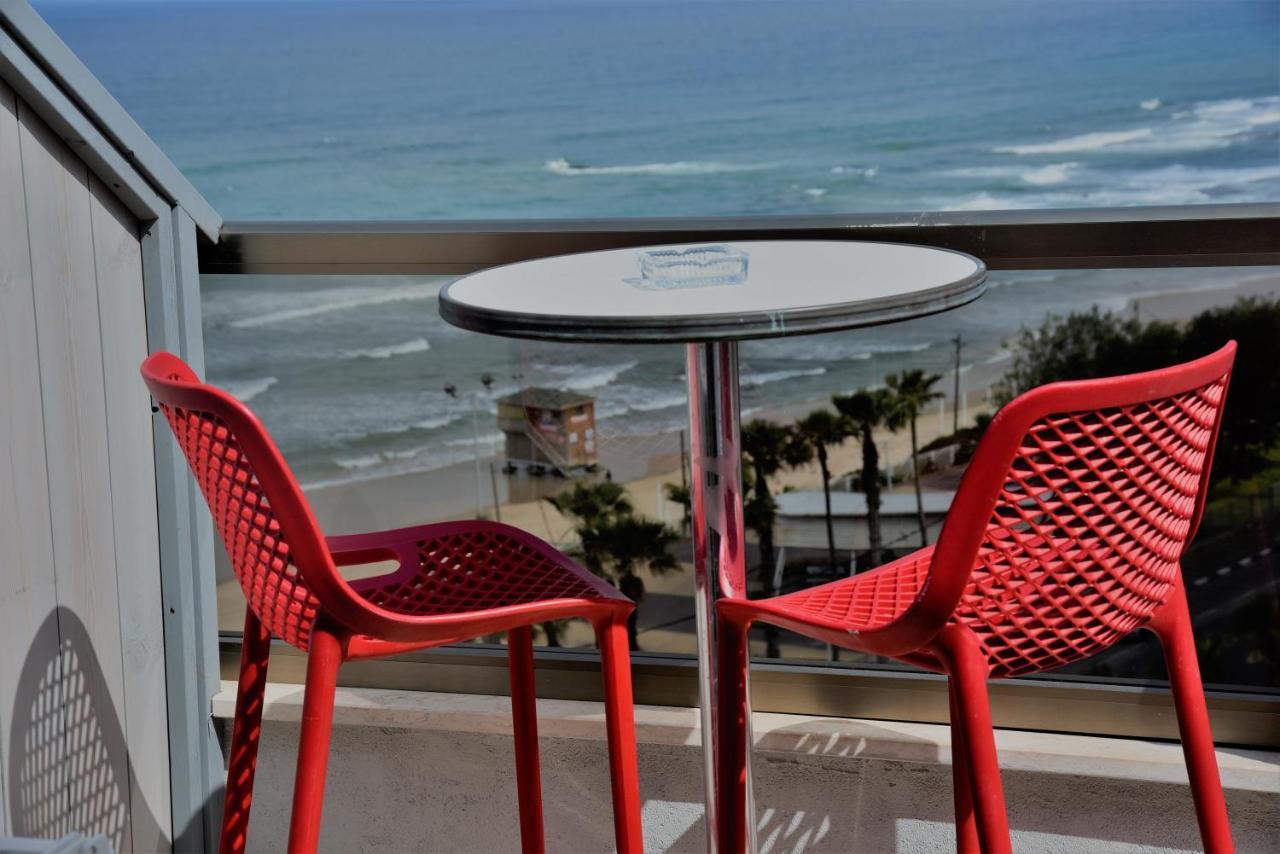 Penthouse Apartment On The Beach Bat Yam Exterior photo