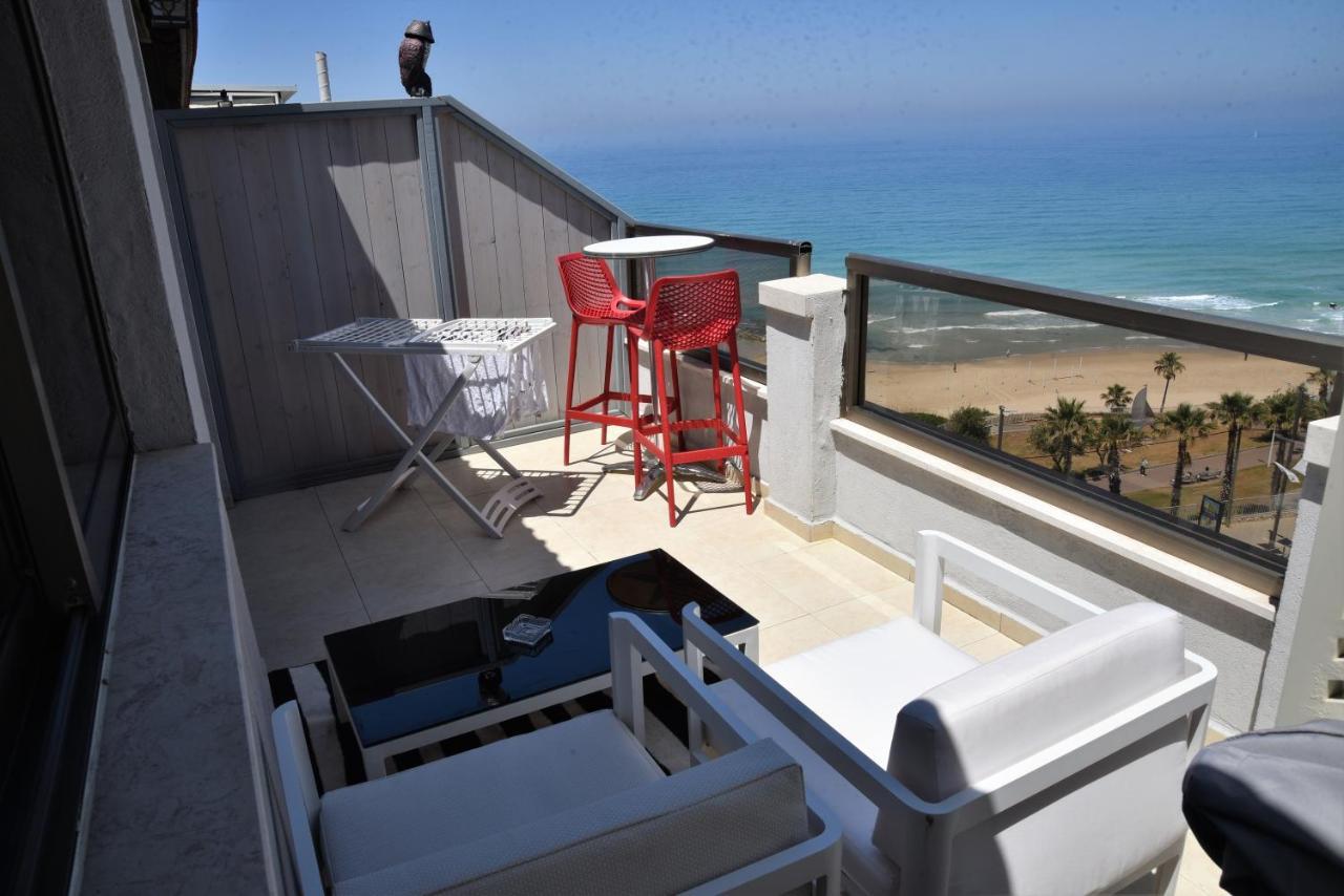 Penthouse Apartment On The Beach Bat Yam Exterior photo